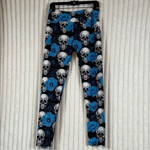Owgirl sugar skull floral, graphic leggings size OS fits like a large
